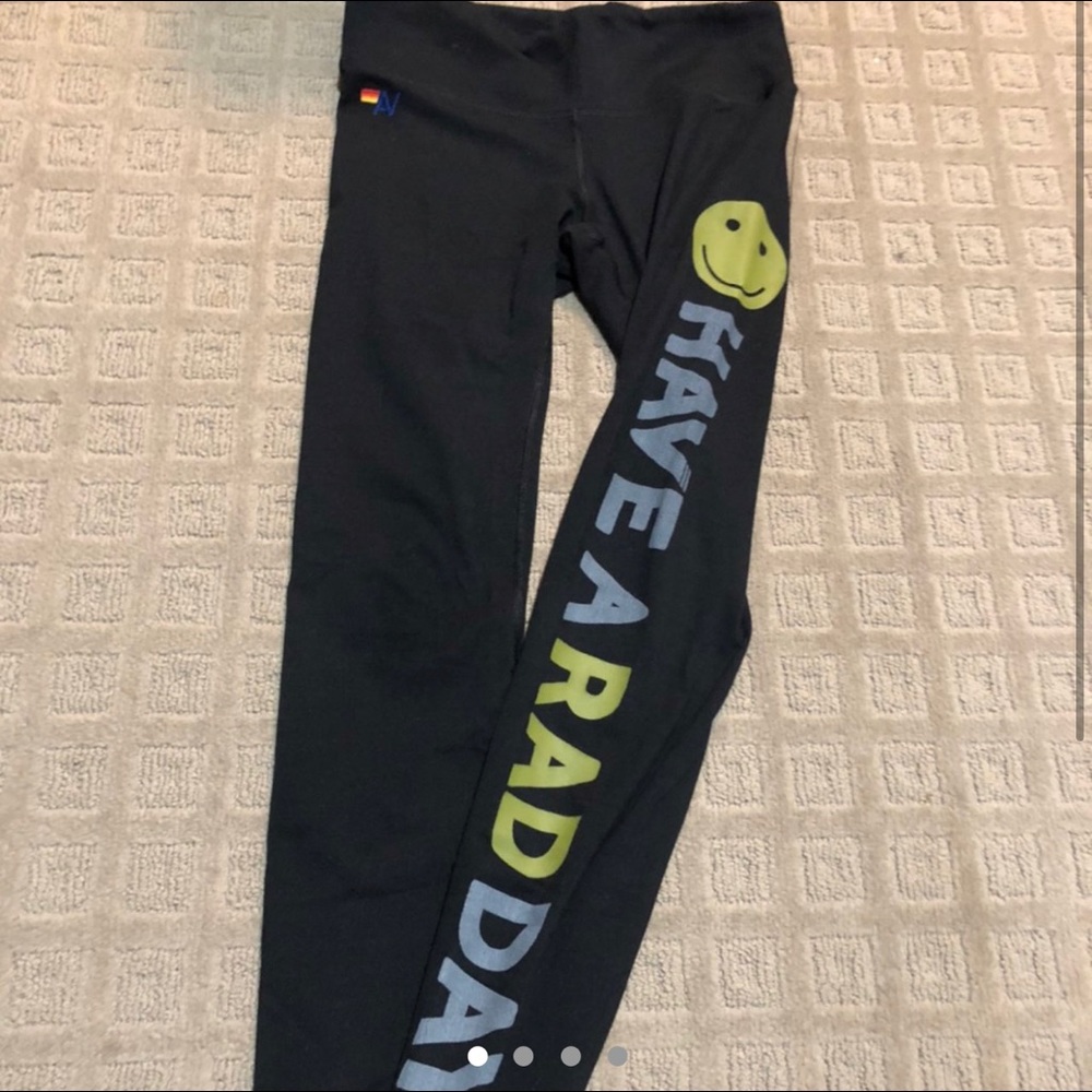 AVIATOR NATION HAVE A RAD DAY LEGGINGS